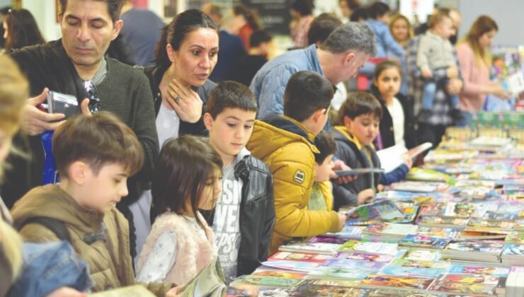 BookTok Türkiye’de Neyi Çok Sattırıyor? Algernon’a Çiçekler’den Gizli Tarih’e Geri Dönen Romanlar