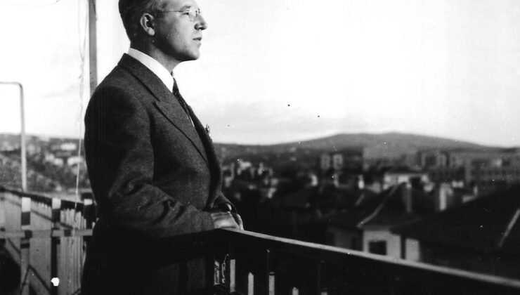 Kürk Mantolu Madonna Fenomeni: 1943’te Sessiz Geçen Roman Nasıl Bir Ülkenin Başucu Kitabı Oldu?